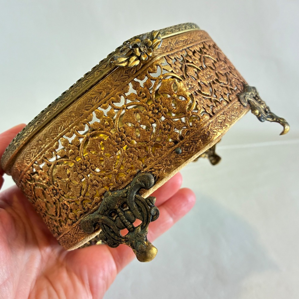 Vintage Gold Tone Heart Shaped Jewelry Box Ormolu Filigree Glass Lid Footed - Picture 8 of 16